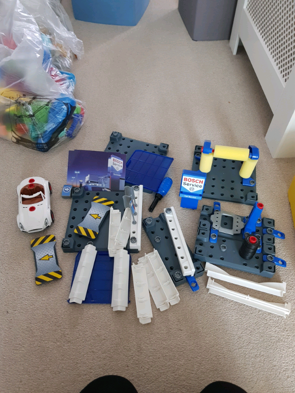 bosch car garage toy